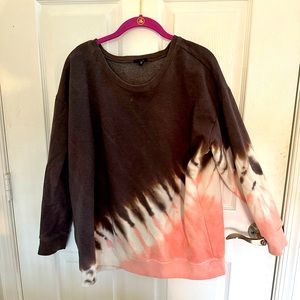 Women’s sweatshirt. This sweatshirt was owned by Mollie of 90 Day fiancé. Worn 1